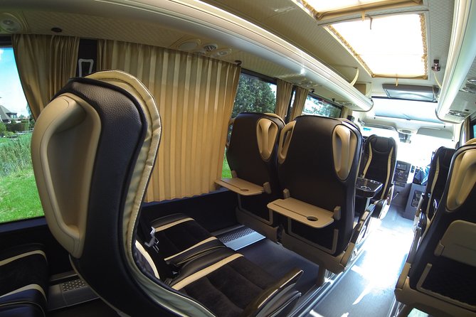 1-15 persons Taxi or Bus Transfer Amsterdam in Amsterdam City - Timing in Amsterdam: Why 30 Minutes Can Stretch