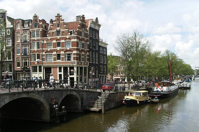 1,5 hours Amsterdam Rickshaw Tour - Museumplein: Why One Square Can Teach You So Much
