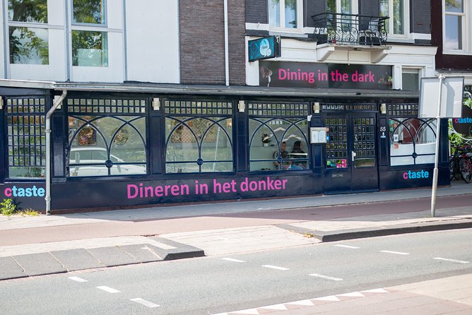 3-course Dinner in the Dark Amsterdam - The staff experience: blind waiters who make you comfortable fast