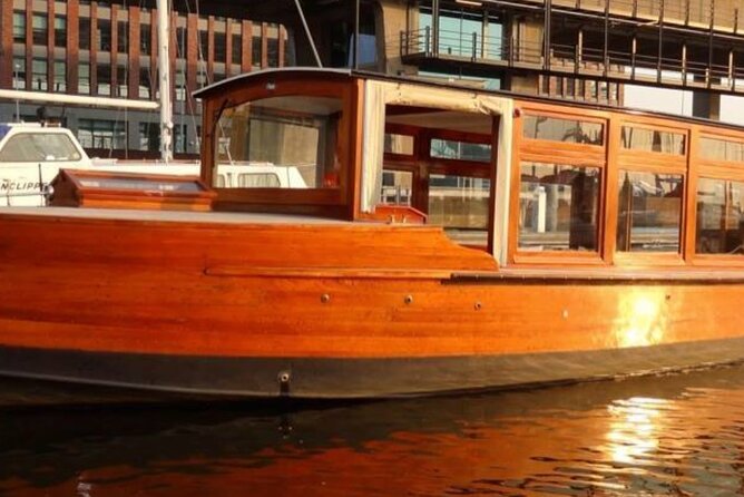 A unique experience! Semi private cruise. Authentic stylish boat! Book Leemstar! - The Amstel River stretch: scenery with more space to breathe