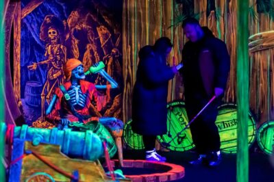 Aloha Amsterdam: 12-Hole Glow-in-the-Dark Mini-Golf - What you actually do during the 45 minutes