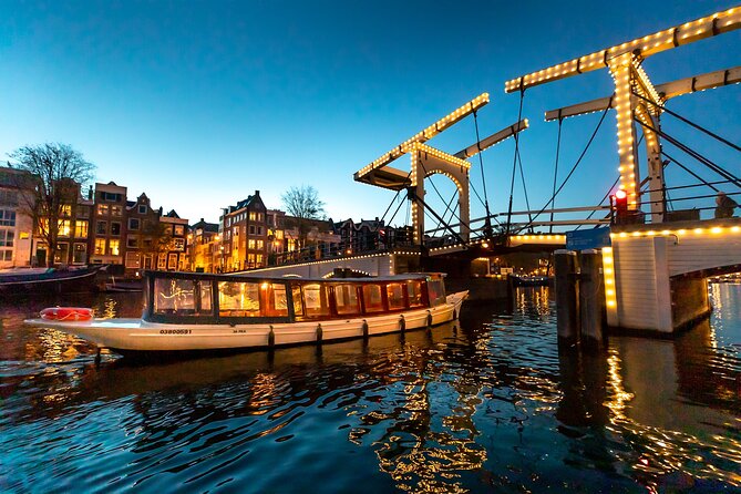 Amsterdam: 1-Hour Canal Cruise in the Evening - Skinny Bridge (Magere Brug) and the Munttoren: Old Amsterdam in Two Stops