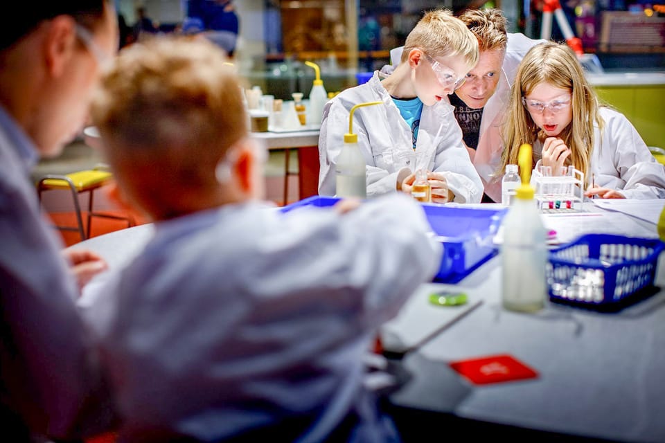 Amsterdam: 1-Hour Canal Cruise & NEMO Science Museum - Price and value: is this ticket a good deal?
