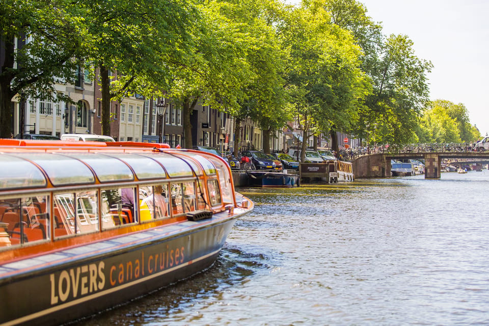 Amsterdam: 1-Hour Canal Cruise & NEMO Science Museum - Should you book this tour?