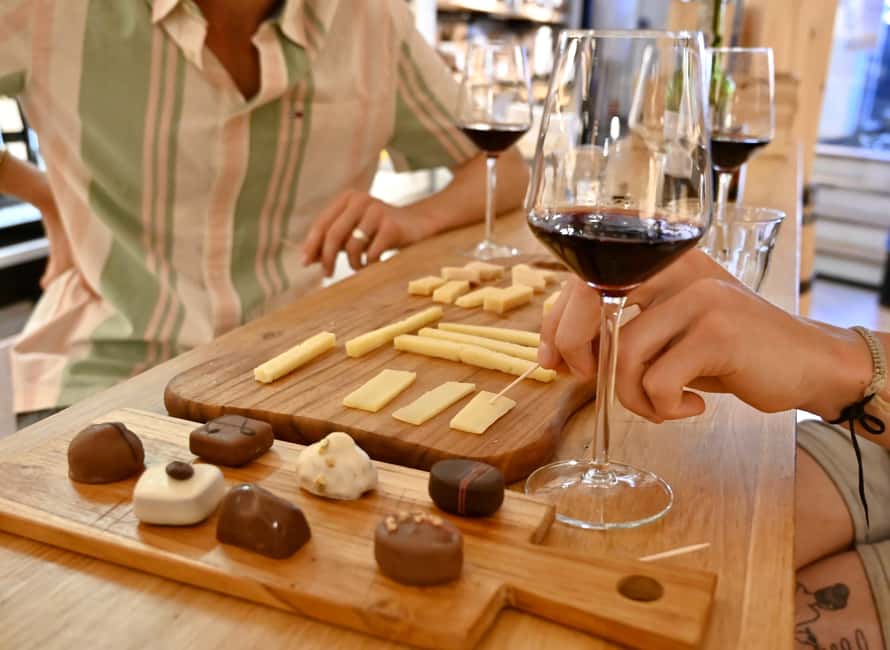 Amsterdam: 10 Tastings Guided Food Tour by UNESCO Canals - Key highlights you should care about
