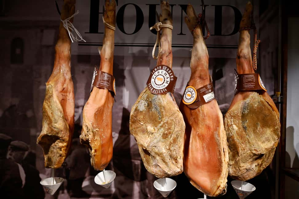 Amsterdam: 10 Tastings Guided Food Tour by UNESCO Canals - De Negen Straatjes: last tastings in the Nine Streets shopping lanes