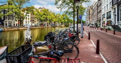 Amsterdam: 3-Hour Private Bike Tour of the City Center - Meeting at Oosterdokskade and getting your city bike