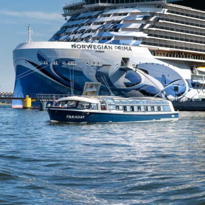 Amsterdam: 75 Minute City Canal Cruise with Audio Guide - Getting to the dock: Stadhouderskade and Gray Line options