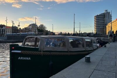 Amsterdam: 90 min Kings Day Boat Party with Unlimited Drinks - King’s Day on the water: what the orange canal party is really like