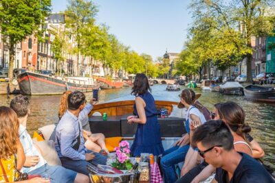 Amsterdam All-Inclusive 90-Minutes Heated Cruise by Captain Jack - The quick Rijksmuseum moment: what you’ll get (and what you won’t)
