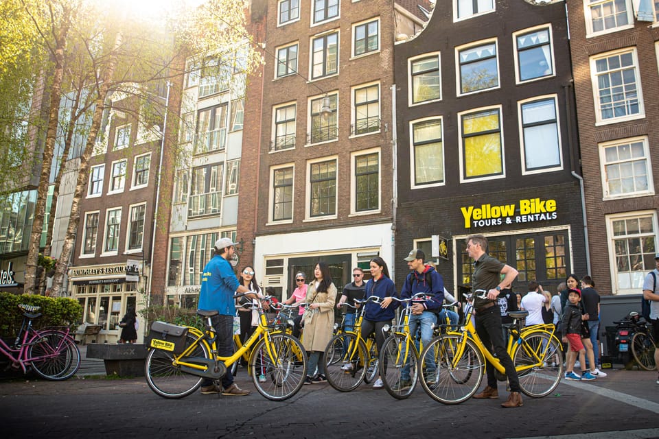 Amsterdam Bike Rental: Central Station & City Center - Timing: time slots, opening hours, and riding in the evening