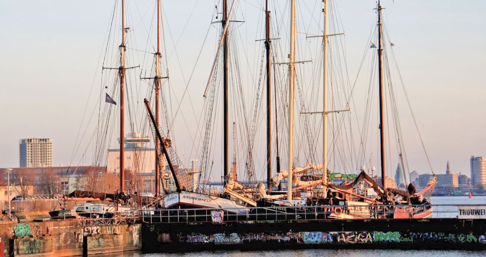 Amsterdam: Bike Tour (Noord) in German or English - Amsterdam Noord’s two faces: fishermen villages meet industrial harbor style