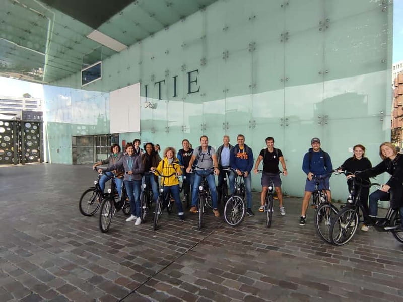 Amsterdam bike tour with a French-speaking guide local! - Haarlemmerbuurt: where the city turns from sights to everyday