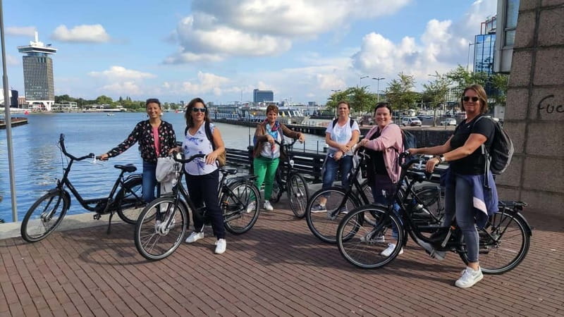 Amsterdam bike tour with a French-speaking guide local! - Bike comfort and safety: hand brakes, Batavus bikes, and real-world practicality