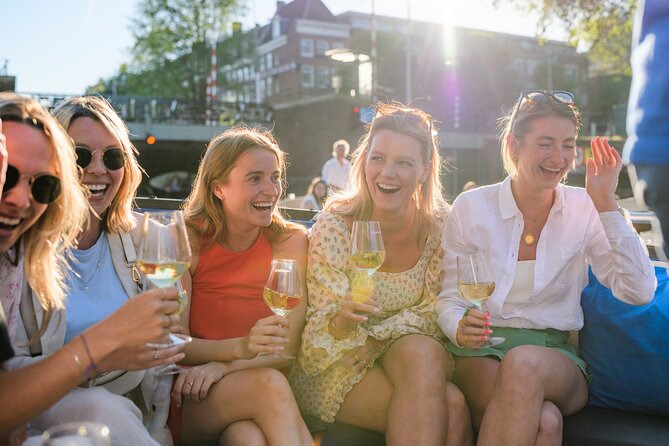 Amsterdam: Canal Booze Cruise with Unlimited Drinks Option - Red Light District segment: quick look, two different routing styles