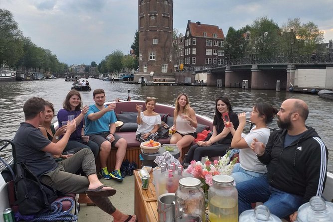 Amsterdam canal cruise in open boat – Guided tour - Why this electric canal cruise is a smart first pick