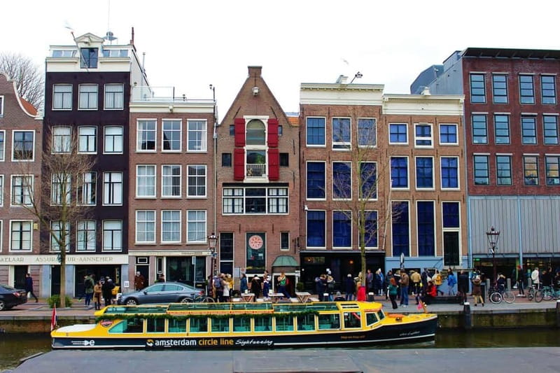 Amsterdam canal cruise with culinary burger or cheese & wine - Best times and weather reality