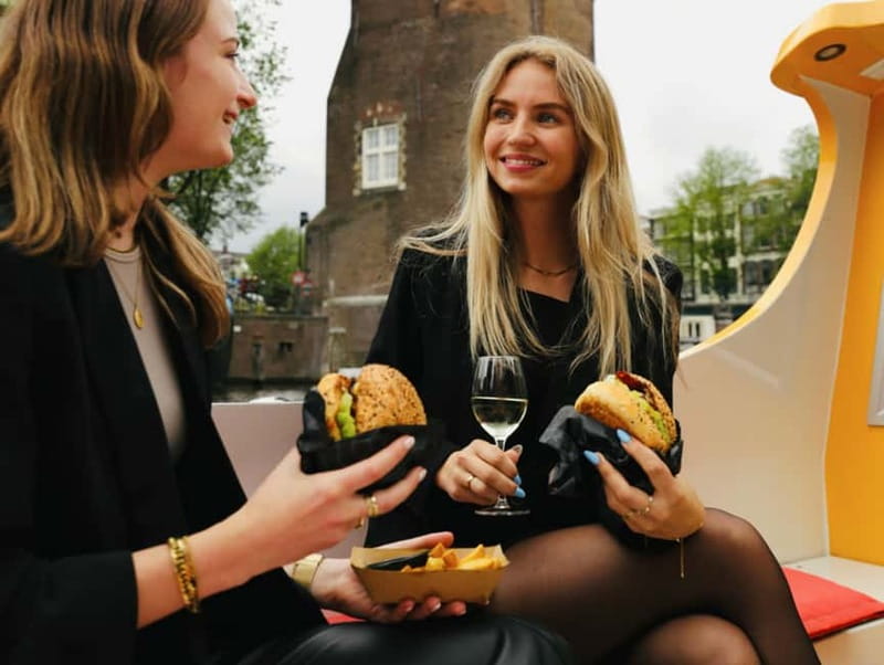Amsterdam canal cruise with culinary burger or cheese & wine - Where you start and how not to waste time hunting