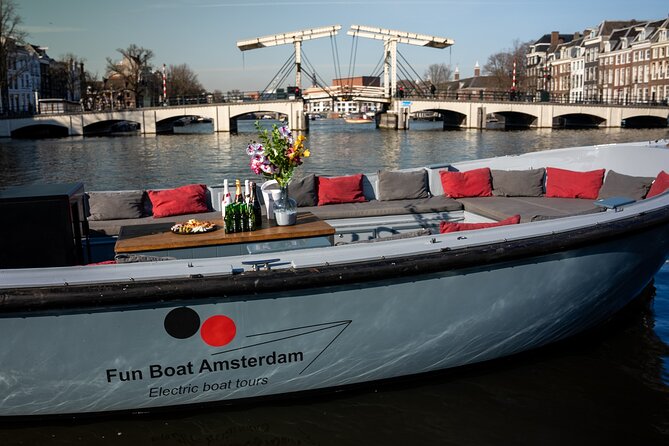 Amsterdam Canal Cruise with Dutch Pancakes and Drinks - First Impressions: A food-and-canal cruise that actually fits your day