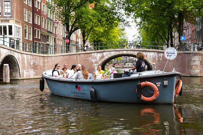 Amsterdam Canal Cruise with Dutch Pancakes and Drinks - Duration and value: Why 60 minutes plus pancakes works