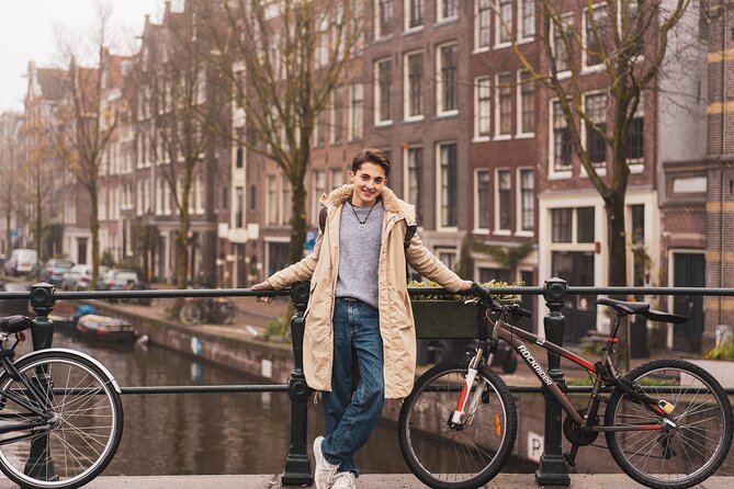 Amsterdam Canal, Tulip, Windmill Photoshoot | Custom Request - The photographer’s job: posing help that makes you forget the camera