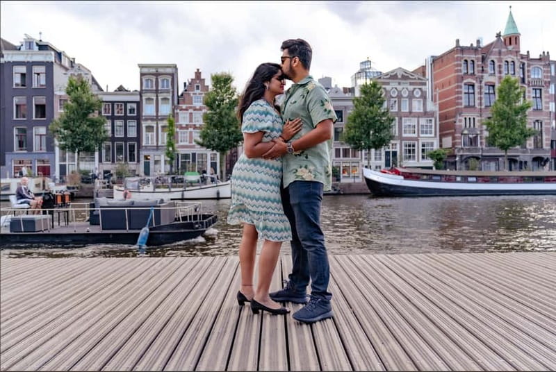 Amsterdam Canals Photoshoot: Private Solo, Family or Couples - Who Should Book This Amsterdam Canal Photoshoot
