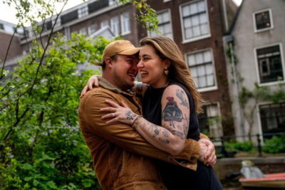 Amsterdam Canals Photoshoot: Private Solo, Family or Couples - The 45-Minute Flow (and Why It Works in a Short Attention Span City)
