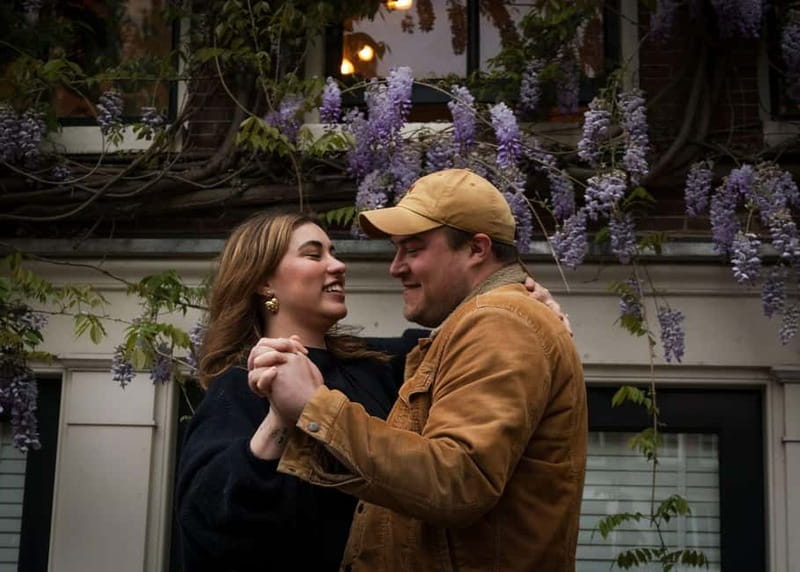 Amsterdam Canals Photoshoot: Private Solo, Family or Couples - Love Shoots, Solo Portraits, and Family Sessions: Picking Your Fit