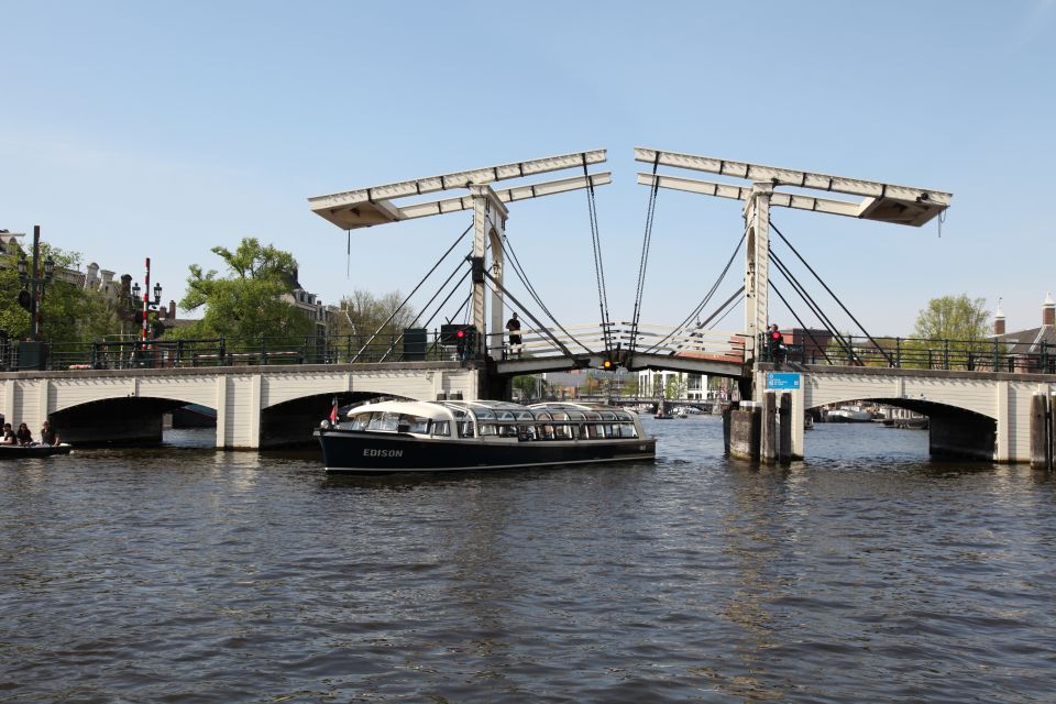 Amsterdam: City Canal Cruise & Straat Museum - The 75-minute Blue Boat canal cruise: what you actually get on board