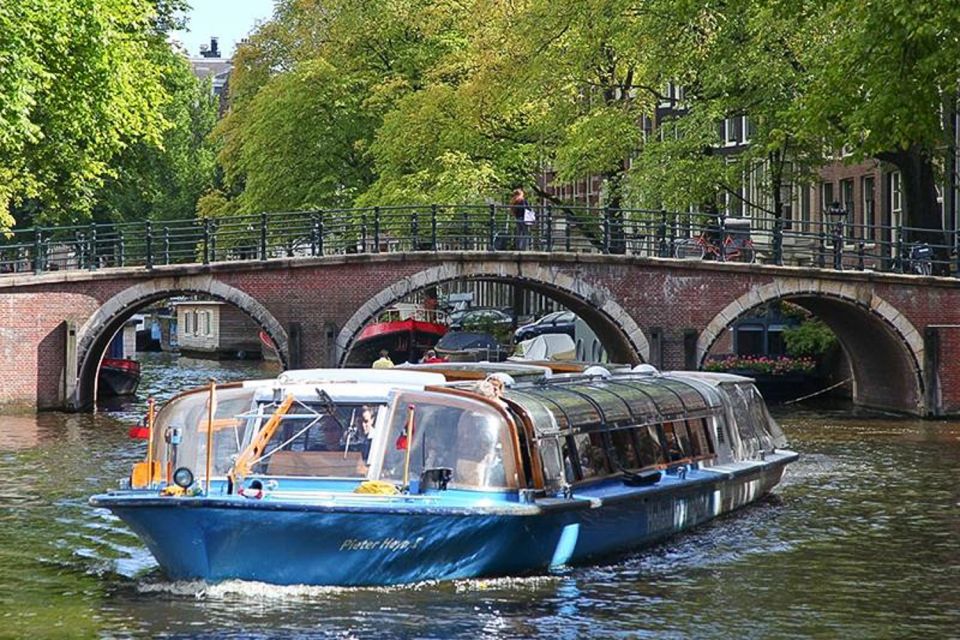 Amsterdam City Center Guided Walking Tour - 12 guests 2,5h - Private vs semi-private: how group size affects the feel