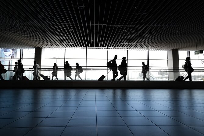 Amsterdam City to AMS Schiphol Airport departure transfer - Why a private Amsterdam-to-AMS transfer saves you time