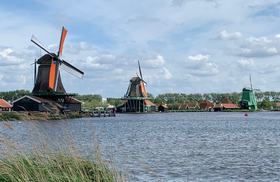 Amsterdam: Countryside Bike Tour and Zaanse Schans Windmills - Domineestuin: a pass-by detail that feels like the real neighborhood