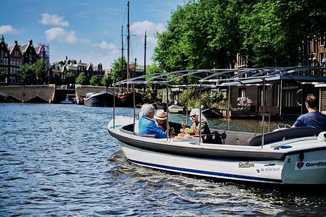 Amsterdam Essence in German: 90-minute waterway trip - Meeting at Prinsengracht 375: easy to find, easy to return