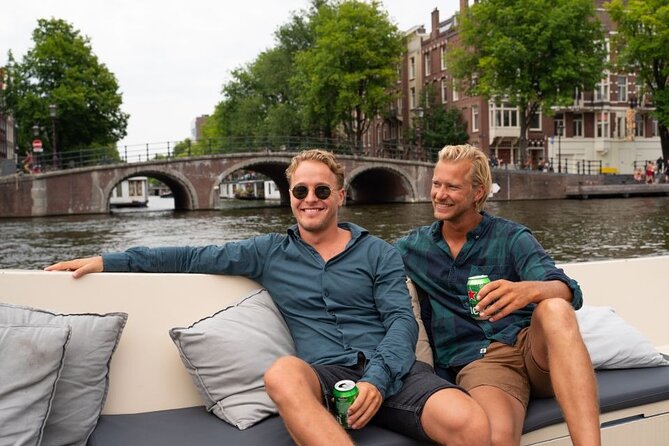 Amsterdam: Evening Candle Light Cruise With Wine & Cheese - Your canal route in one hour: from Red Light District to Skinny Bridge