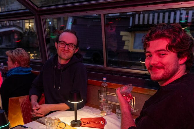 Amsterdam Evening Cocktail Cruise with snacks - Cocktails and snacks: fun service, but know what to expect
