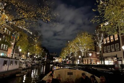 Amsterdam Evening Cosy & Small Cruise & Drinks and Bites - Sunset - Open boat and electric motor: calm night views, better angles