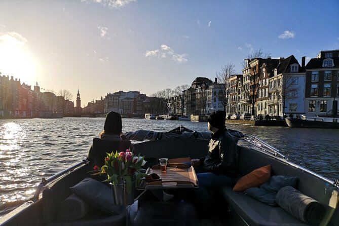 Amsterdam Evening Cruise in Small Group - Why the small boat and live stories matter more than you think