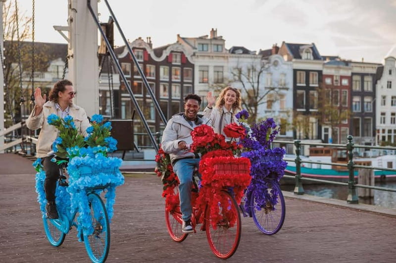 Amsterdam: Explore Canals, Guided Tour on Flower Bikes - The ride itself: 3-speeds, handbrakes, and a pace you can handle