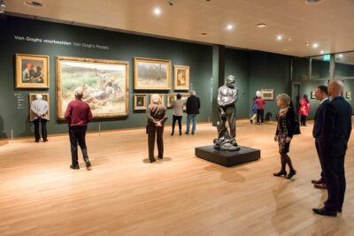 Amsterdam: Explore the Van Gogh Museum & His Masterpieces - Your 90-minute museum loop: how to use the time well
