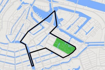 Amsterdam Festival of Lights Cruise by Captain Dave - Heated boat comfort: sliding windows, sunroof, and blankets