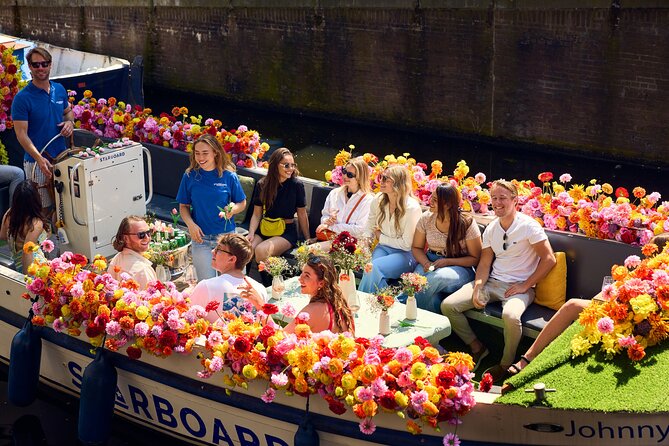 Amsterdam Flower Boat Canal Cruise with Local Guide - Seven Bridges view: the quick stop that’s worth the flash photos