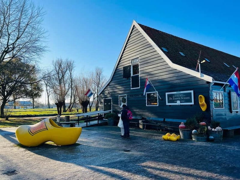 Amsterdam: Giethoorn, Afsluitdijk and Zaanse Schans Day Trip - Giethoorn: car-free village energy, then your 1-hour canal cruise