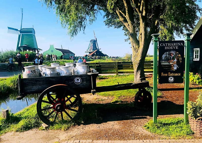 Amsterdam: Giethoorn, Afsluitdijk and Zaanse Schans Day Trip - Pacing, group size, and what to expect day-of