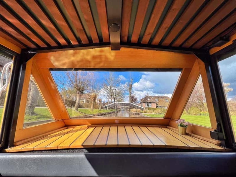 Amsterdam: Giethoorn, Afsluitdijk and Zaanse Schans Day Trip - Who should book this day trip?