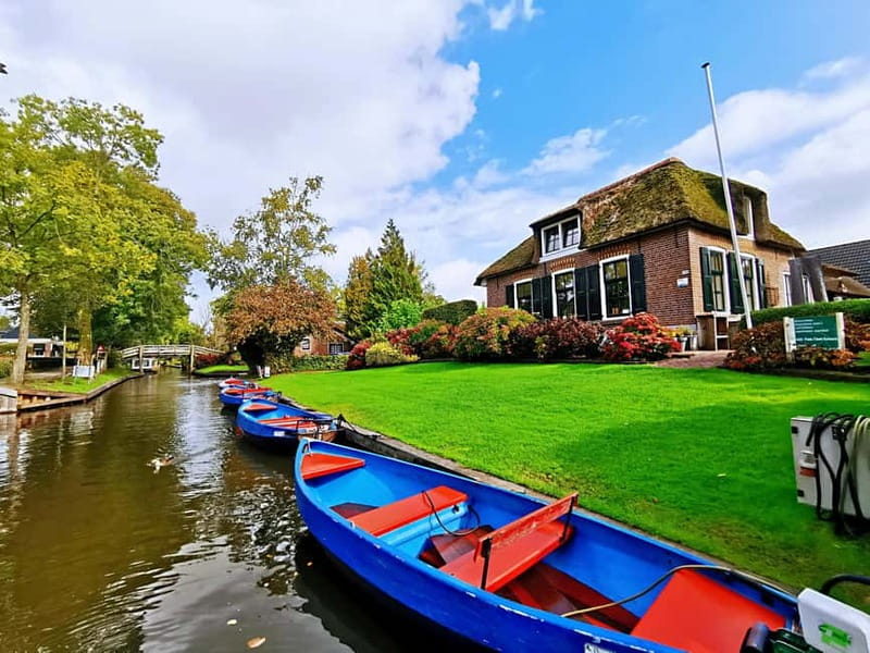 Amsterdam: Giethoorn, Afsluitdijk and Zaanse Schans Day Trip - Zaanse Schans: windmills, cheese, clogs, and a diamond stop