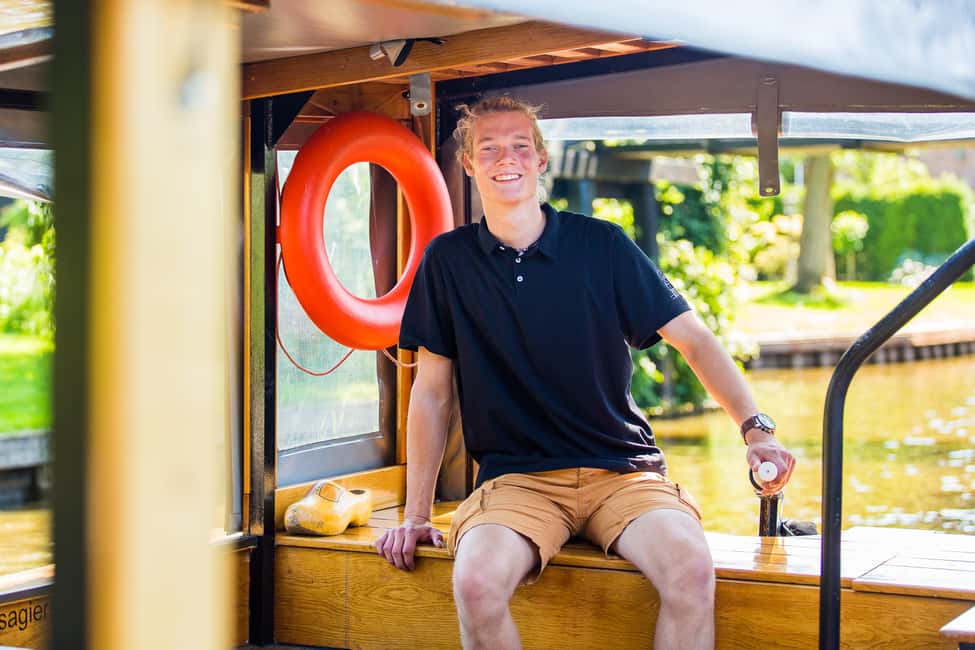 Amsterdam: Giethoorn Day Trip with Boat Tour - Giethoorn on Foot: How to Spend Your Free Time Without Stress