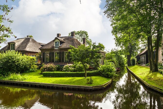 Amsterdam: Giethoorn Tour Scenic Cruise, Cheese & Free Time - Flevoland Province: why that stop matters
