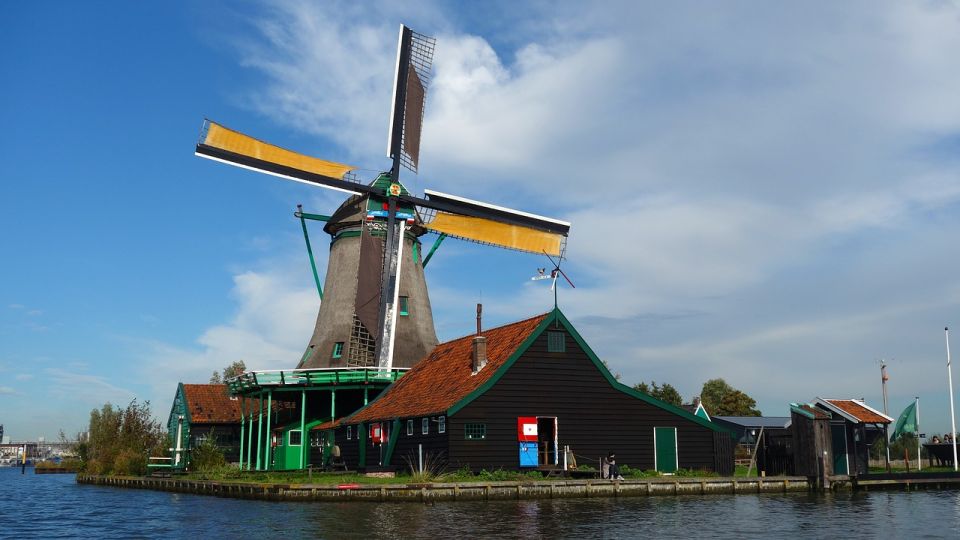 Amsterdam: Giethoorn Tour with Canal Cruise and Windmills - FAQ
