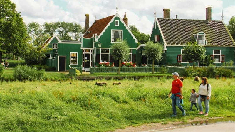 Amsterdam: Giethoorn & Zaanse Schans Small Group Day Trip - Who This Tour Suits Best (and Who Should Think Twice)
