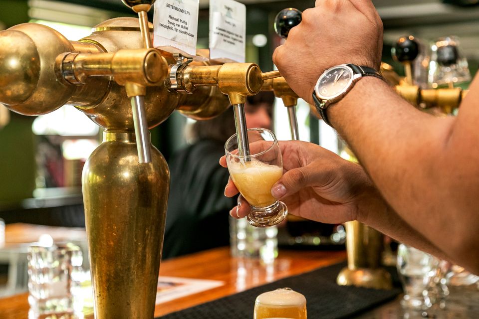 Amsterdam: Guided Craft Beer Brewery Bus Tour with Tastings - How the Tastings Work: 9 Small Pours, 3 Brewery Stops